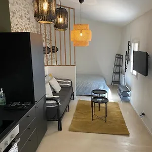 Appartement Petite Maison Typique De, Marseille