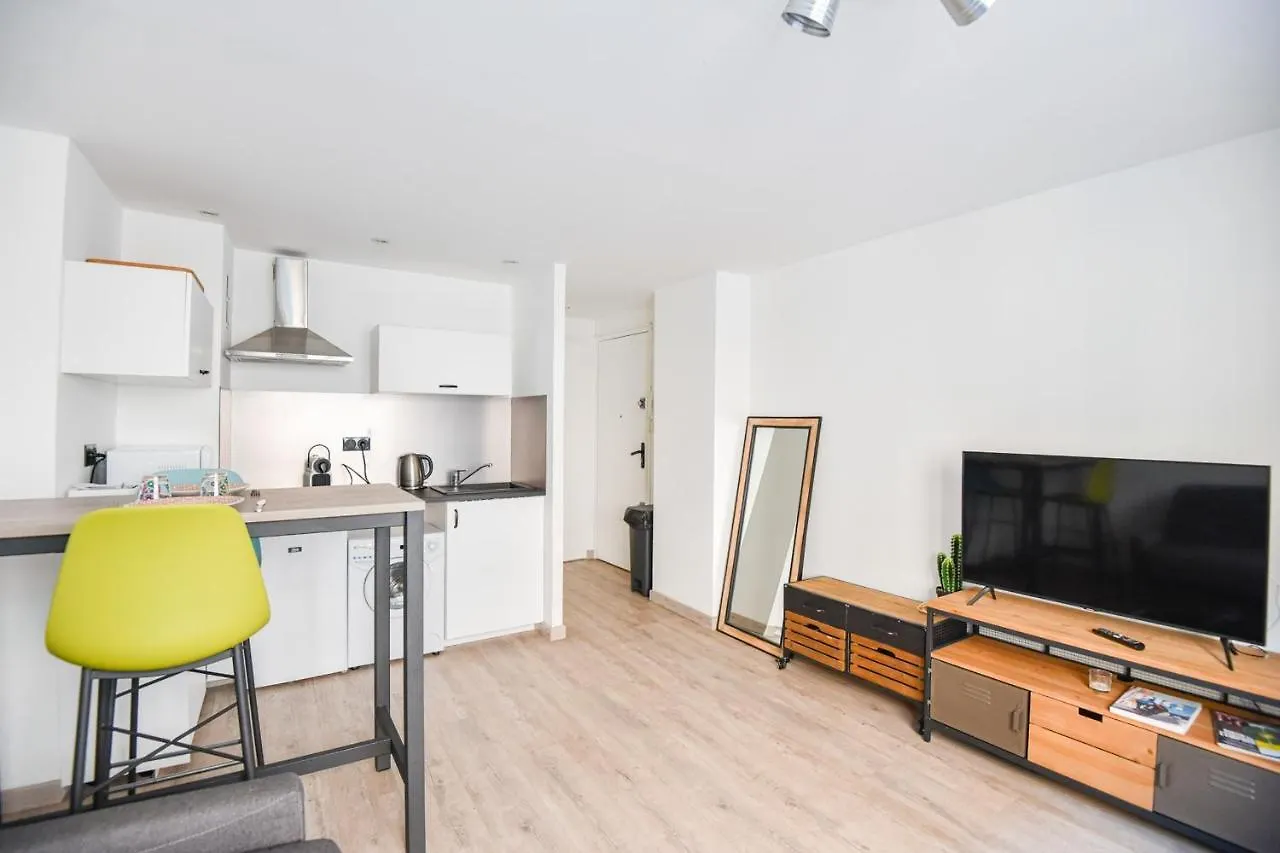 Appartement Studio Sur Le Vieux-Port Ideal Pour 2 Personnes à Marseille 0*,  France